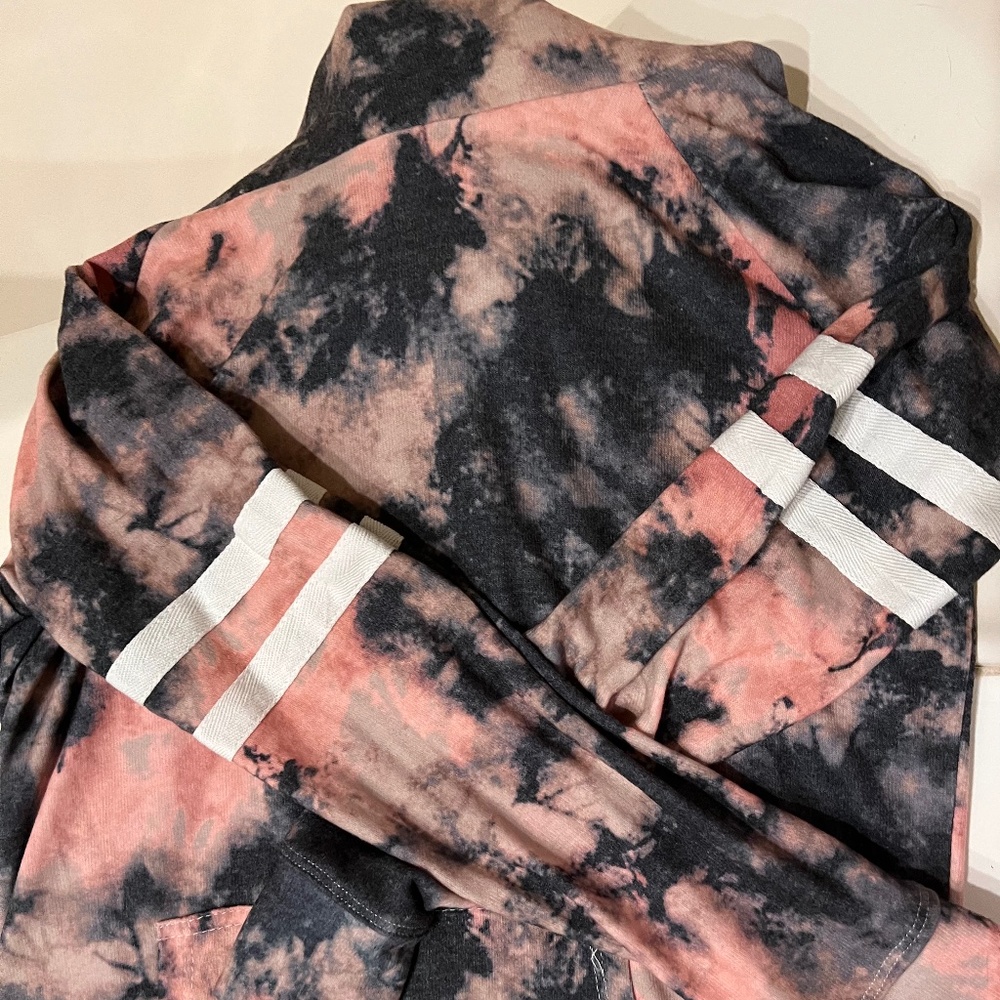 Juniors Medium Cropped Hoodie